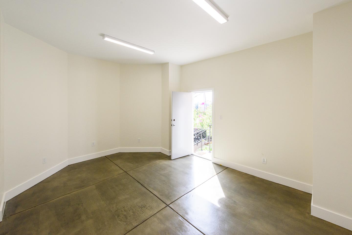  Bonus Room. Additional 200 sq. ft. with separate steel security door • Ethernet networked & electrical outlets • Stained concrete floor 